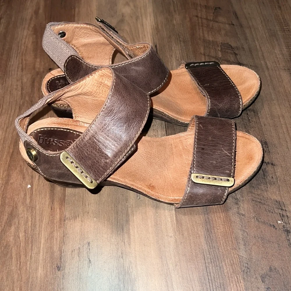 Bussola leather wedged sandals size 37 (6.5)